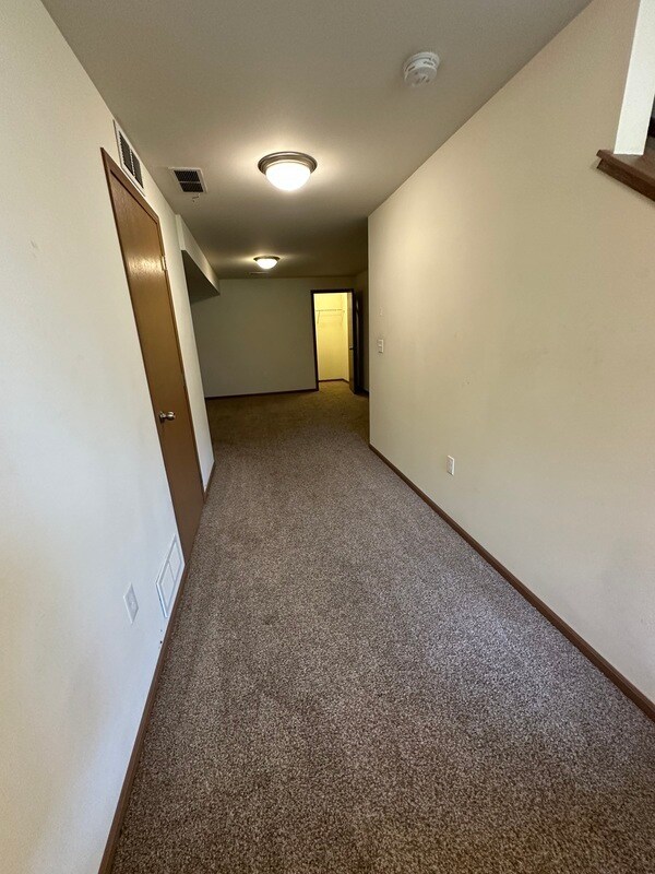 Building Photo - 155 33rd Ave SW