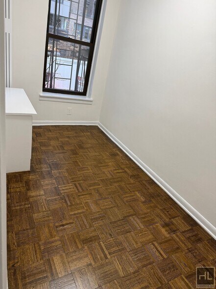 Building Photo - 3 AVENUE