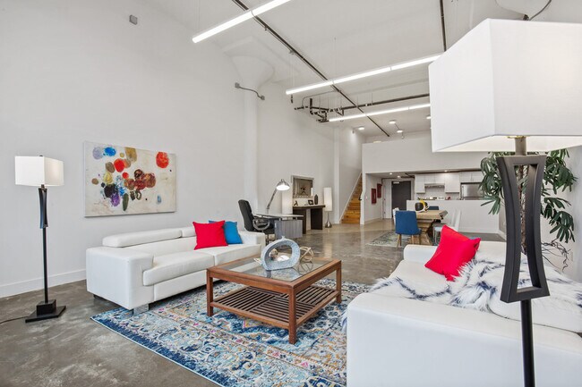 Building Photo - Two level loft with great light and ample ...