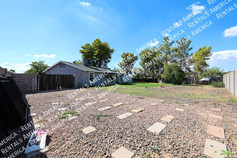 Building Photo - 15851 N 23rd St