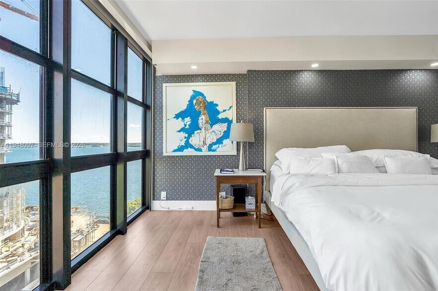 Building Photo - 1865 Brickell Ave