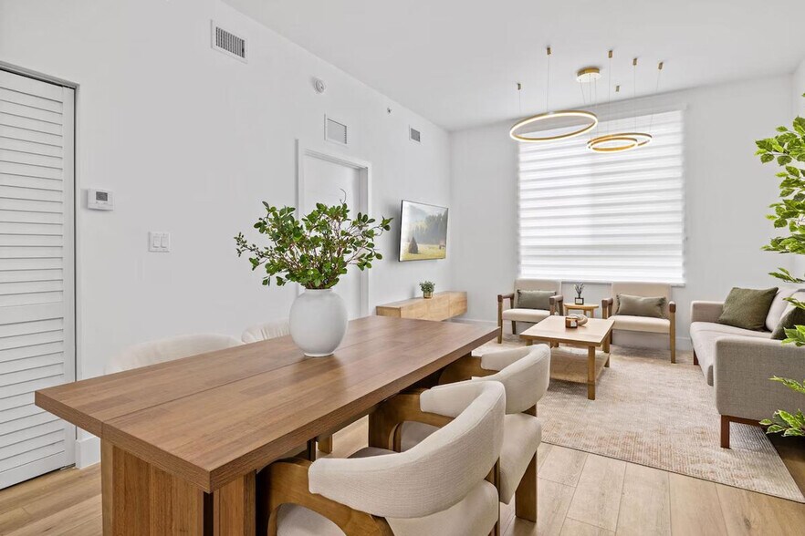 Building Photo - 1558 NW 1st St