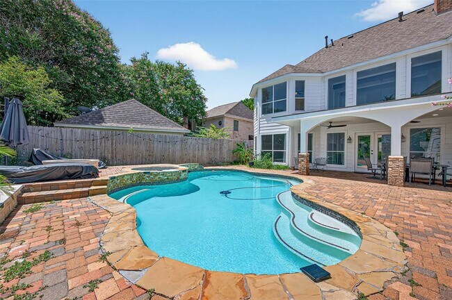 Building Photo - 1035 Flagmore Dr