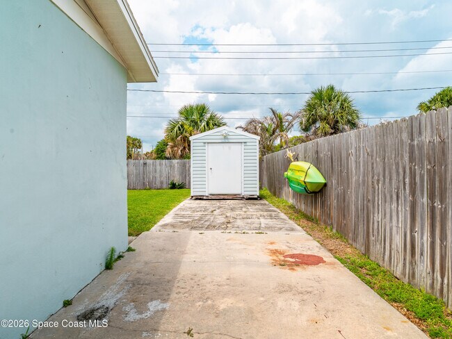 Building Photo - 135 Melaleuca Dr