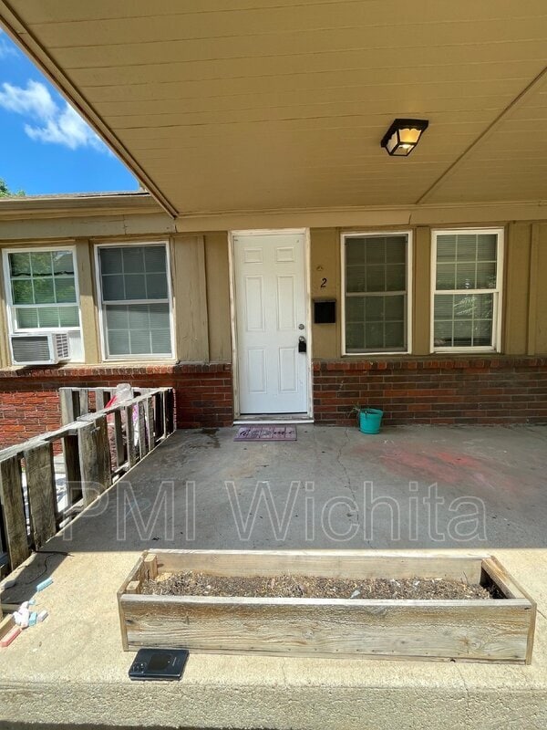 Building Photo - 1512 S Pattie St