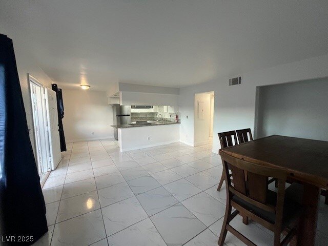 Building Photo - 4030 E Carey Ave