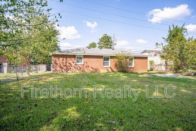 Building Photo - 1946 Lumpkin Rd