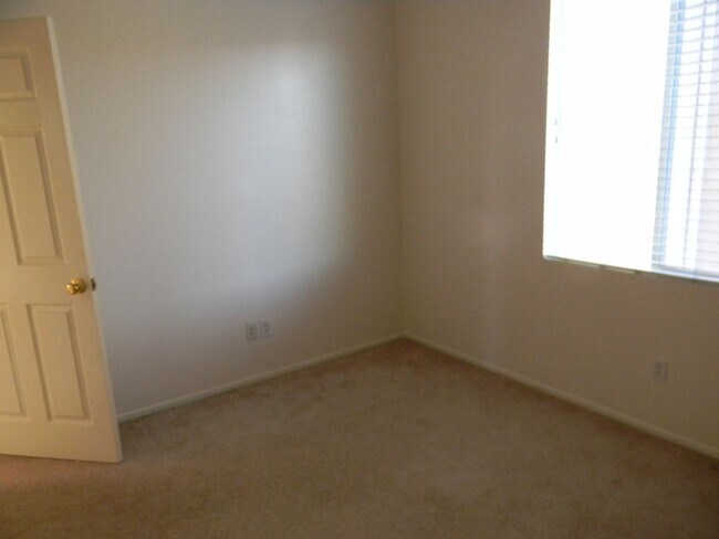 Building Photo - 11166 Pondfield Ct