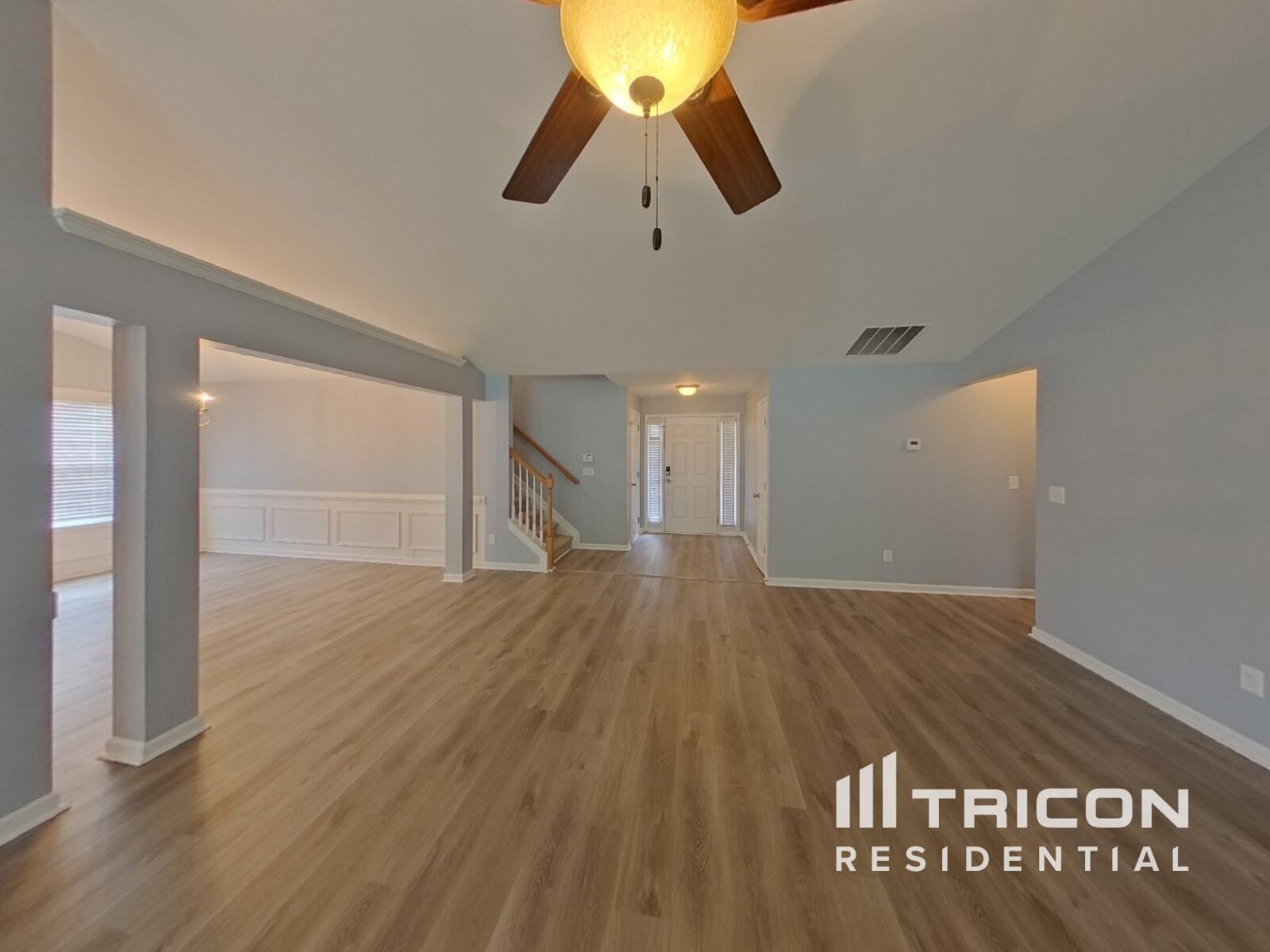 Building Photo - 247 Lantana Dr