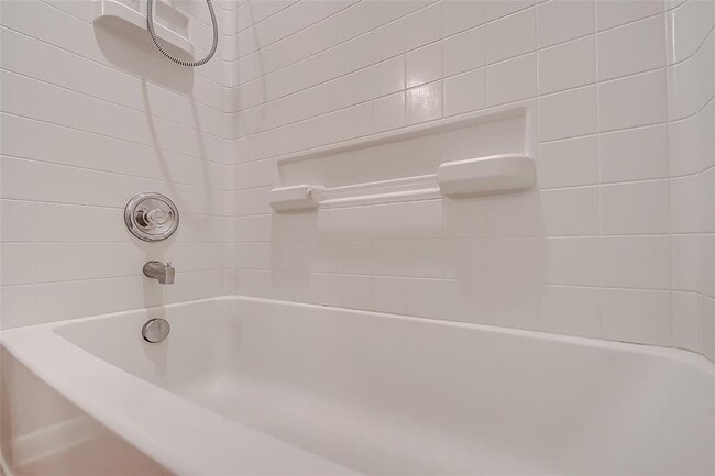 Building Photo - 23815 S Newport Bend