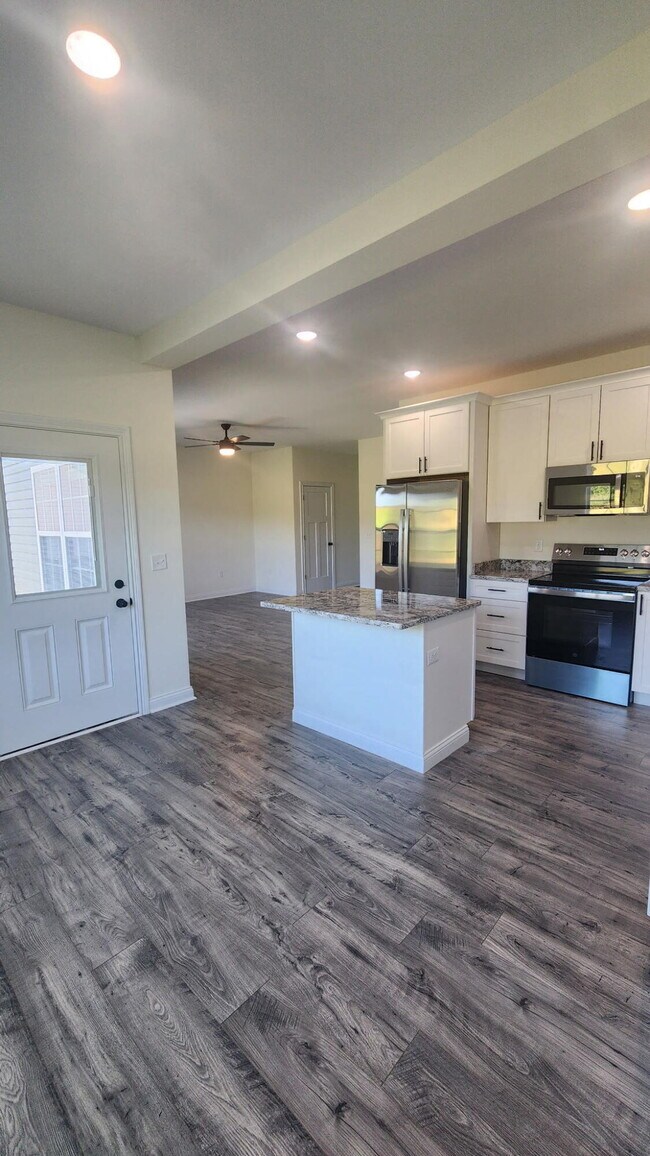 Building Photo - 929 Olympic Ct