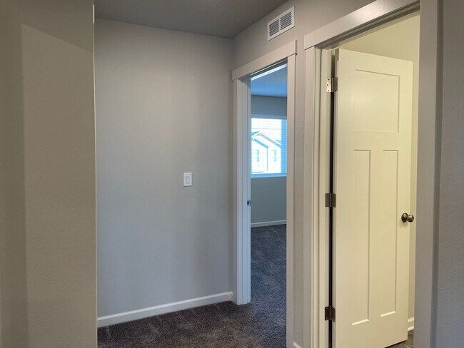 Building Photo - NEWER 4 Bed 2.5 Bath Home! Located near the Ridgefield Outdoor Recreation Center, equestrian faci...