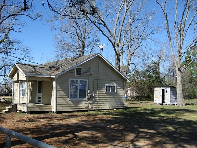 Building Photo - 15067 Dewberry Ln