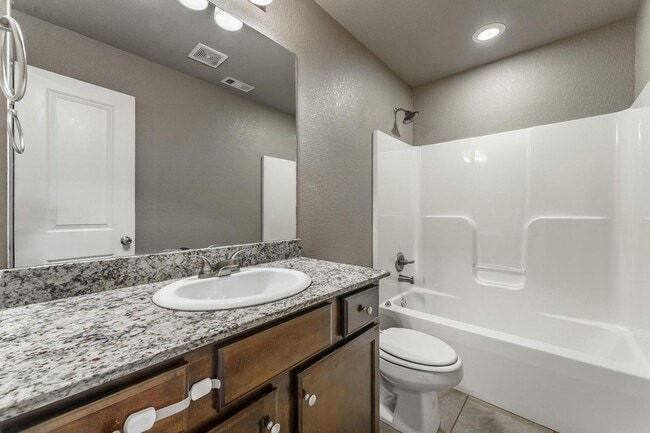 Building Photo - Modern 3-Bed Home in Prime Springdale Location