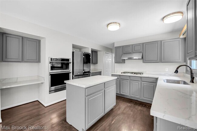 Building Photo - 107 Millstone Rd
