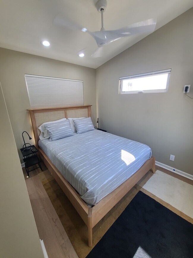 Building Photo - New built and fully furnished 2 bed 2. 5 baths in Point Loma