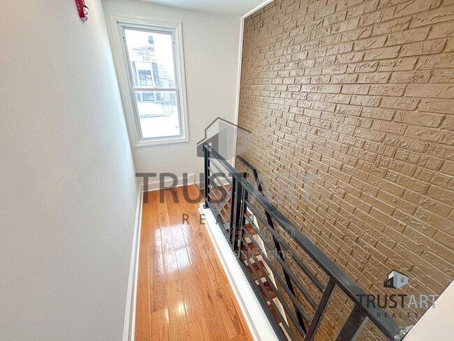 Building Photo - 2025 N 4th St