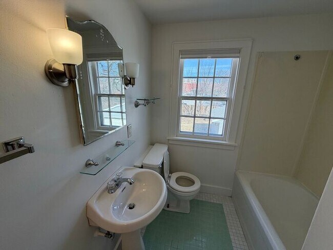 Building Photo - $1,950 | 3 Bedroom, 2 Bathroom House | NO Pets | Available for Immediate Move In!