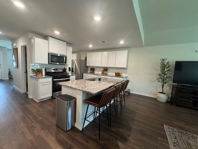 Building Photo - Spacious and Stylish, with over 2,500 sq ft Two-Story Home