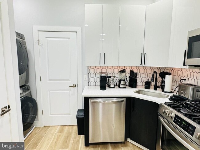 Building Photo - 1324 N 5th St