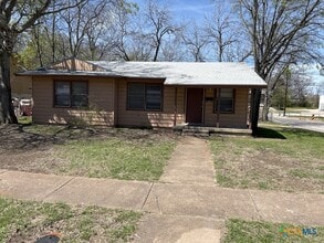 Building Photo - 715 Cardinal Ave