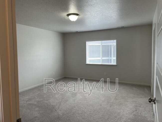 Building Photo - 1031 Molly Pitcher Cir