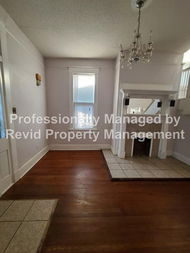 Building Photo - First Month Free on a 13-Month Lease