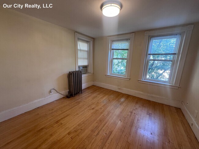 Building Photo - 8 Craigie Cir