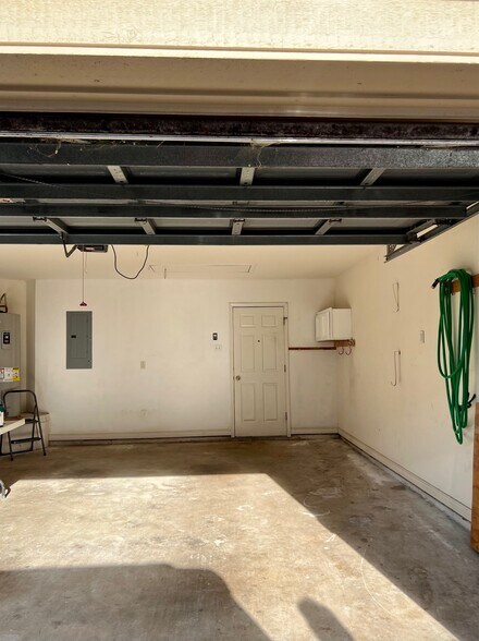 Building Photo - 13661 Teague Ln