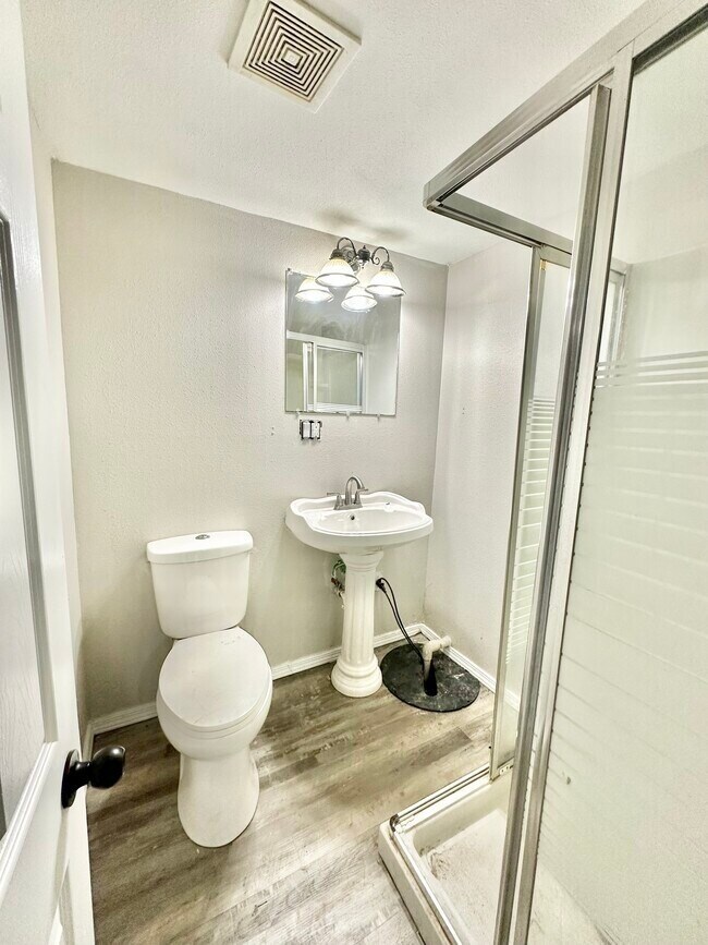 Building Photo - 1505 24th St