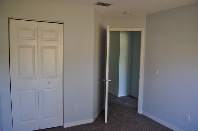 Building Photo - Pine Lakes 3bdrm home on a cul-de-sac!
