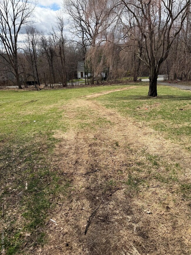 Building Photo - 40 Felter Hill Rd