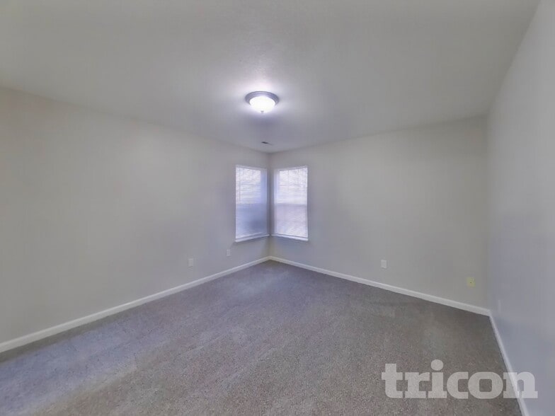 Building Photo - 15436 Dusty Trail