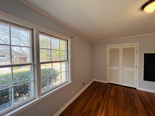 Building Photo - Absolutely gorgeous, remodeled home in beautiful location in Midtown Tulsa