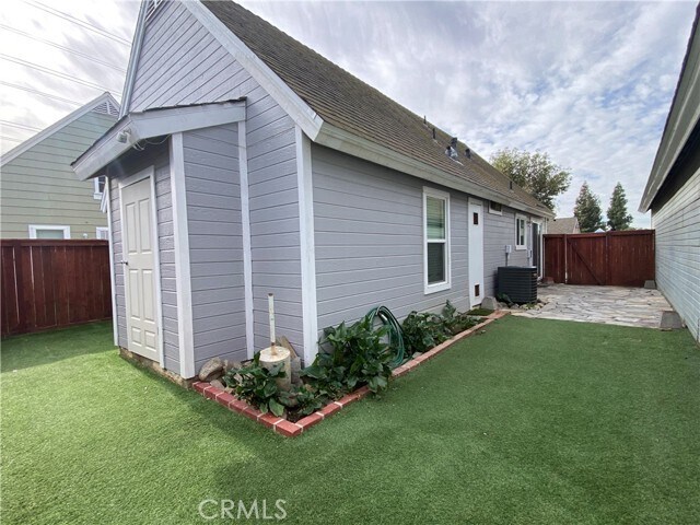 Building Photo - 14515 Woodland Dr