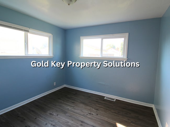 Building Photo - 3 BR 1 BA House in the Meadowbrook Area (S...