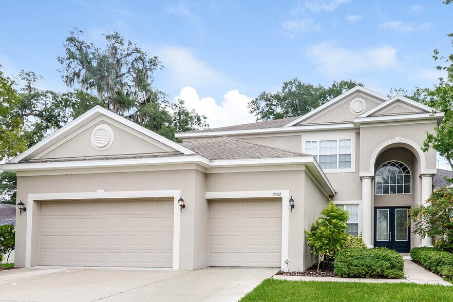 Primary Photo - 2302 Fountain Grass Dr