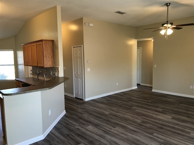 Building Photo - 3201 Ginny Lake Dr