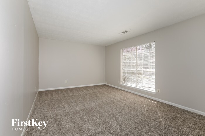 Building Photo - 8822 Ashwood Dr