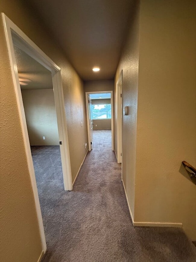Building Photo - OPEN HOUSE this Wednesday 5pm-6:30pm - Private Redwood Setting | 4BR Home with Family Room, Bar &...