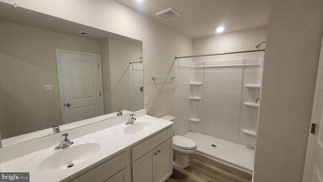 Building Photo - 102 Sycamore Ln