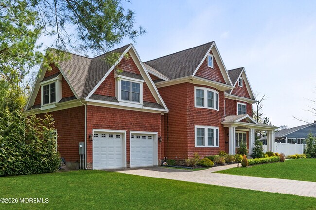 Building Photo - 558 Cedar Ave