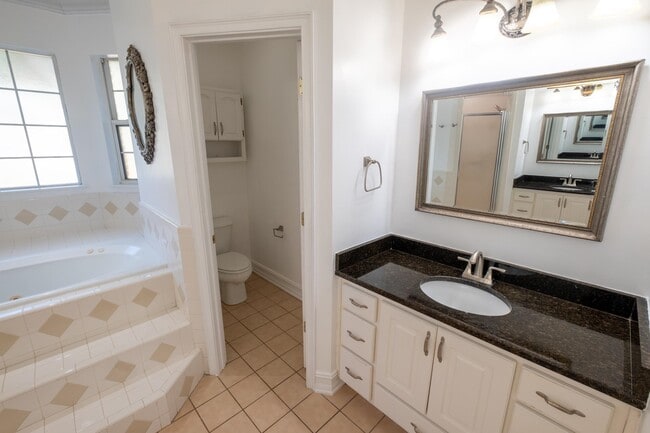 Building Photo - 3510 Gardenview Way