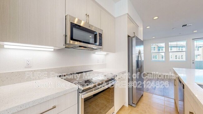 Building Photo - 221 Gambrel Cir