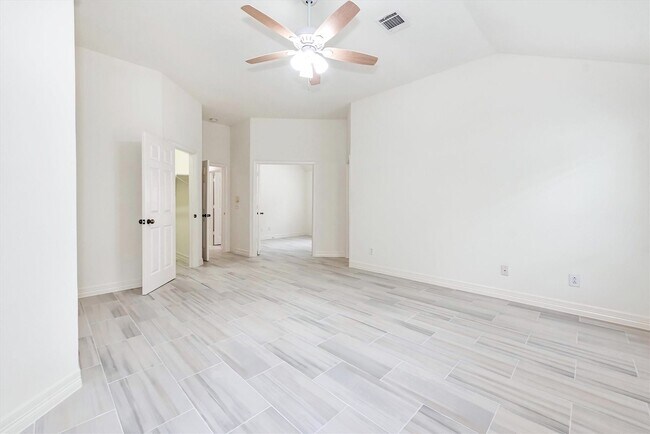 Building Photo - 130 W Stockbridge Landing Cir
