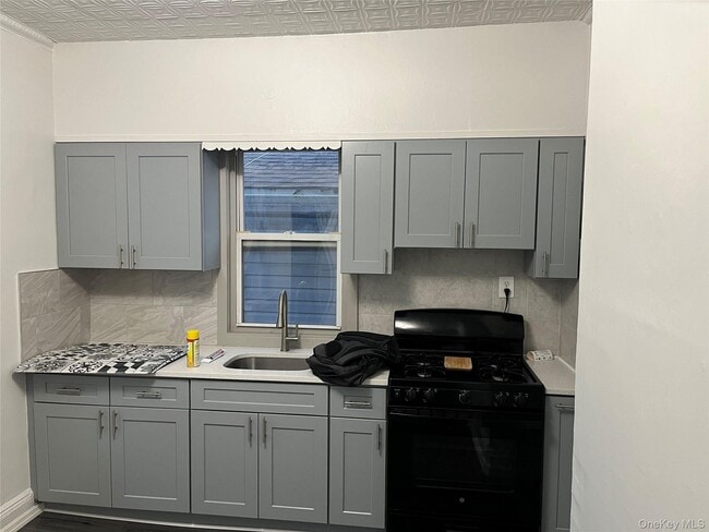 Building Photo - 95-29-95112 112th St