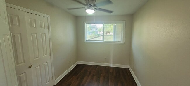 Building Photo - Newly Renovated 4 BEDROOM SINGLE FAMILY HOME