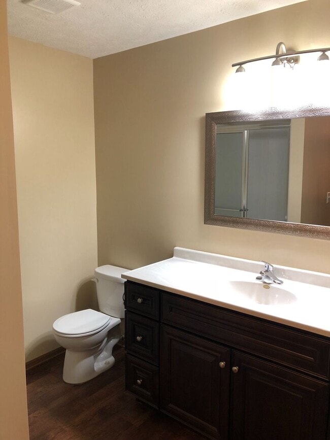 Building Photo - Newer Construction Excellent Family Neighborhood