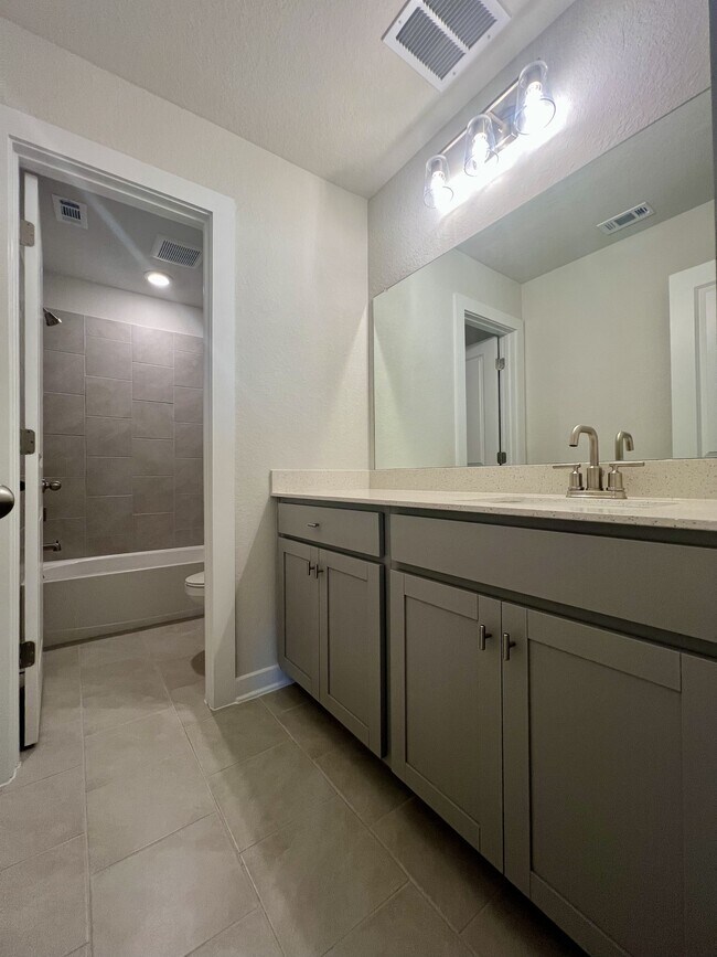 Building Photo - 14438 Inspiration Pt