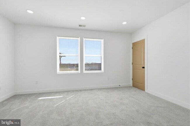 Building Photo - 25 Autumn Ln